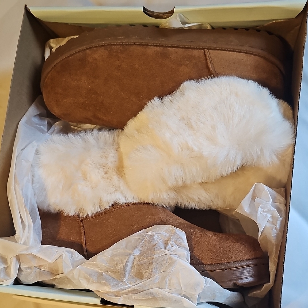Cozy Brown and White Fur Lined Boots- Womans Size 7